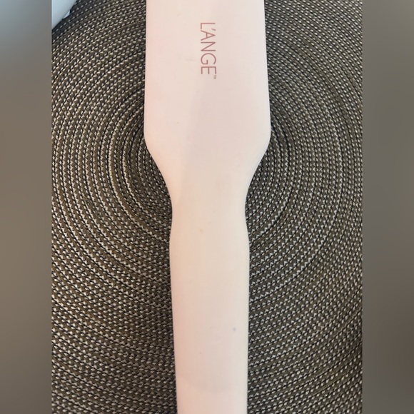 L’ange Le Vite
Ceramic Straightening Brush - Picture 2 of 5